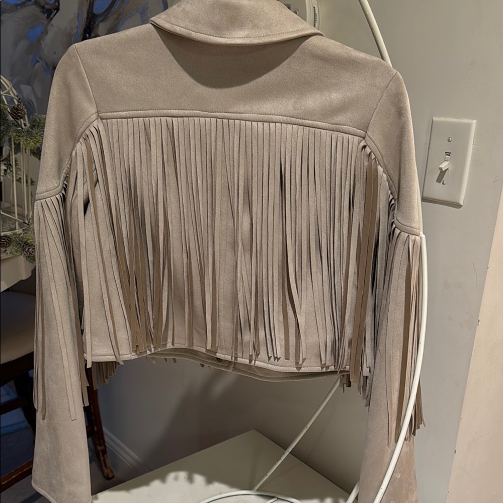 Faded Rose  Faux  Suede cropped  Fringe Jacket  in beige /brand new - Picture 4 of 9